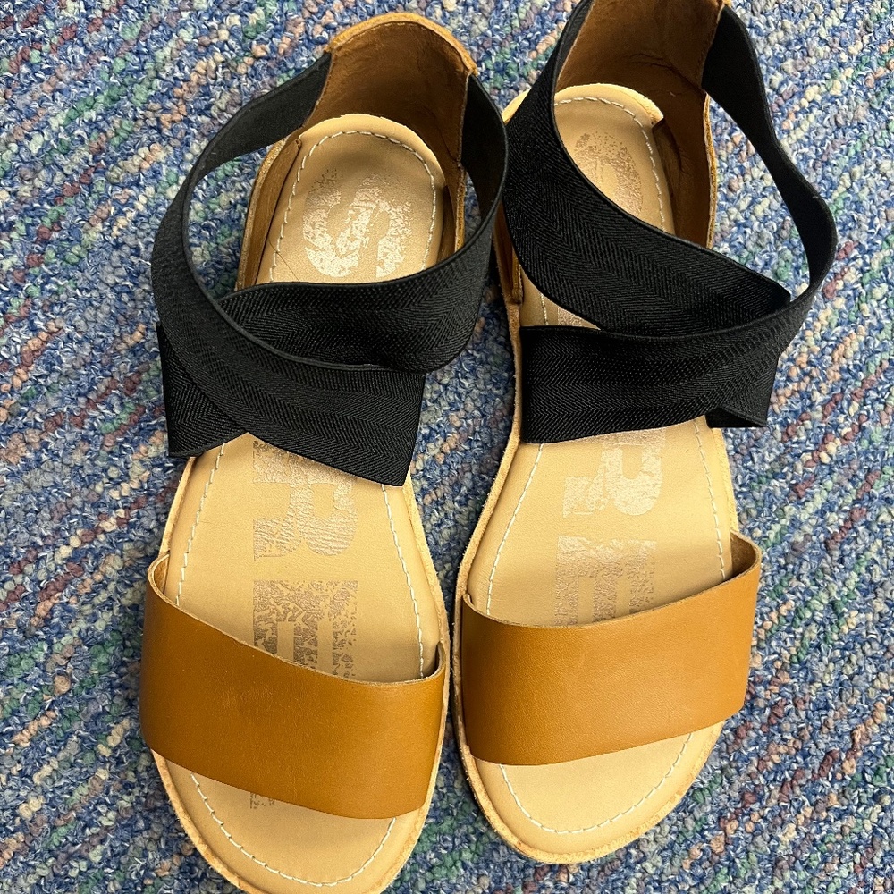 Sorel Ella Sandal black and brown Size 6